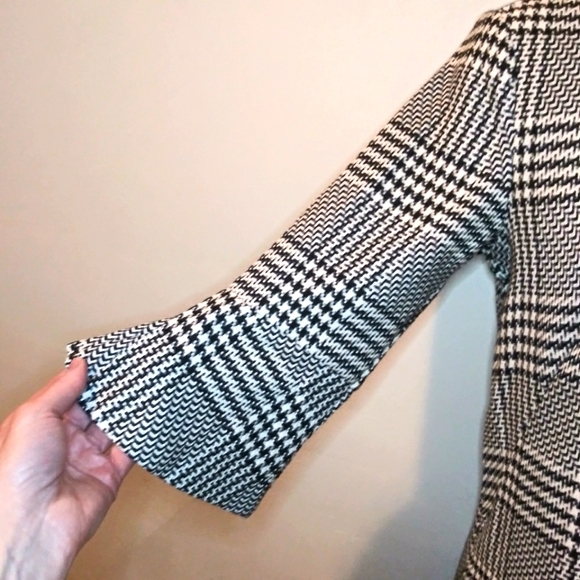 H&M Retro Style Black & White Houndstooth Sequinned Swan Brooch Sheath Dress - Picture 5 of 12